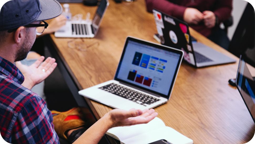 如何避免关键员工一离职，团队就陷入停滞？