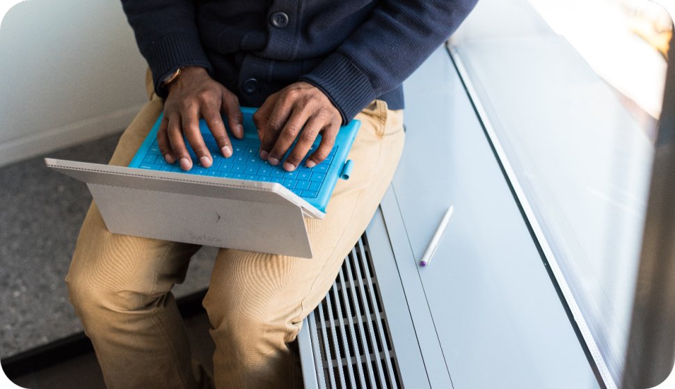 一边裁员，一边加薪春招，互联网行业不香了？